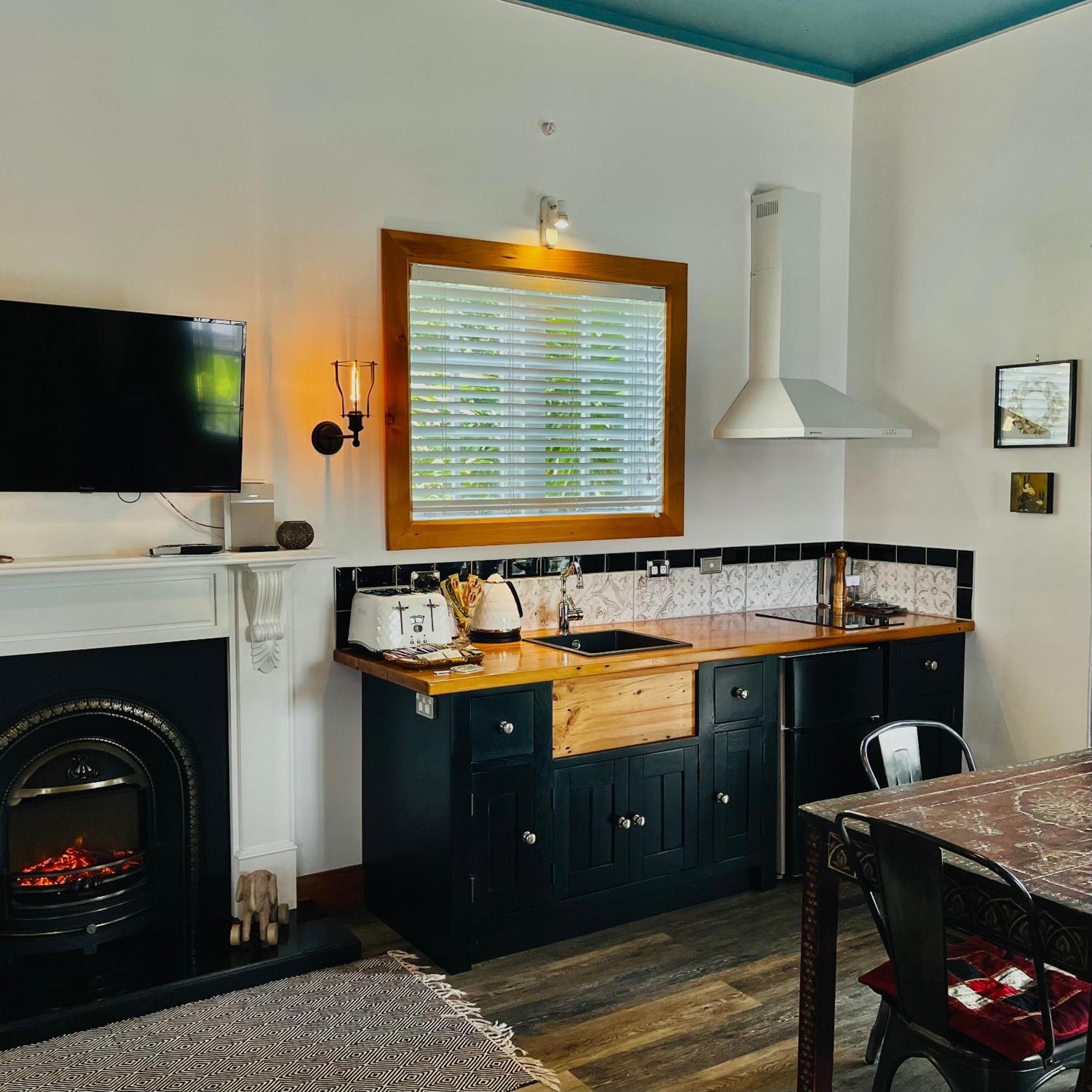 Marriners Luxury Guesthouse Rawene Eksteriør billede